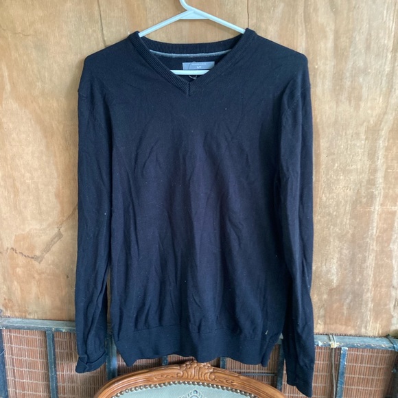 Office bundle: two sweaters, tank and button up - Picture 4 of 5